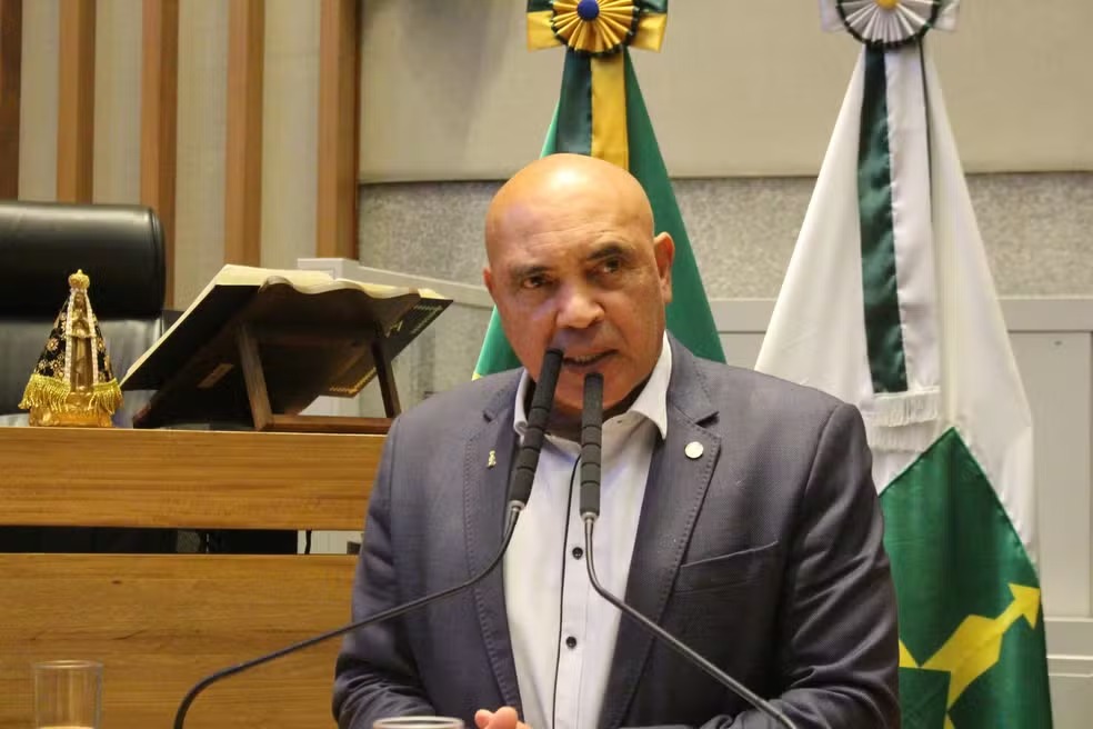 MP aponta fraude e pede demolição de mansão do presidente da Câmara Legislativa do DF