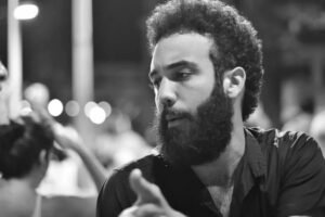 Tiago West, músico, poeta e artista visual de Pernambuco, morreu aos 40 anos após passar mal no Recife. Artista era referência na cena contemporânea.