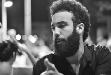 Tiago West, músico, poeta e artista visual de Pernambuco, morreu aos 40 anos após passar mal no Recife. Artista era referência na cena contemporânea.