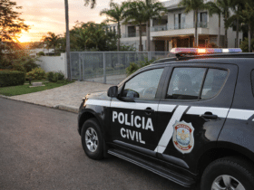 viatura da Polícia Civil durante operação contra furtos em casas no Lago Norte e Lago Sul